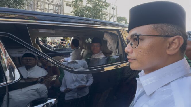 
					Plt Ketum PPP Mardiono dan Sekjen PPP Arwani Thomafi usai mengikuti pertemuan petinggi partai di kediaman Mbah Moen di Sarang, Rembang, Rabu (12/2/2025). (Foto: rembangsepekan.com)