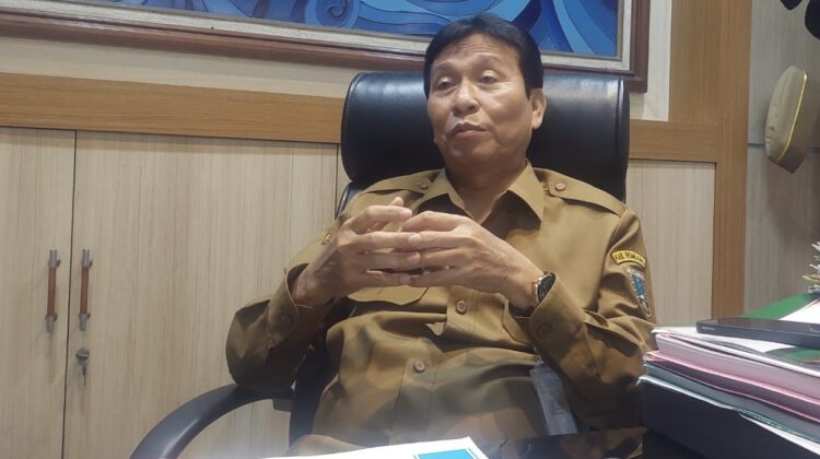 Sekretaris Daerah (Sekda) Kabupaten Rembang Fahrudin, saat dimintai konfirmasi wartawan, Senin (3/3/2025). (Foto: rembangsepekan.com)
