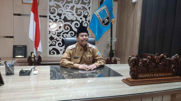 Bupati Harno Baca Al-Fatihah Sebelum Masuk Kantor di Hari Pertama Kerja