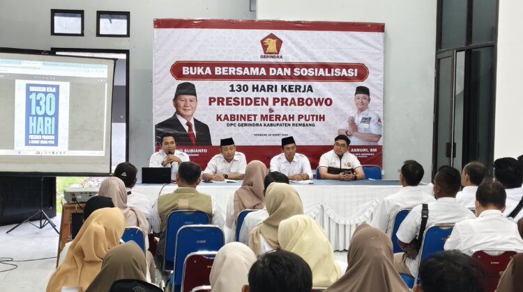 DPC Gerindra Rembang, bersama para kader Gerindra saat sesi foto bersama. (Foto: rembangsepekan.com)