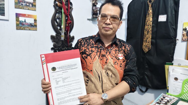 Abdul Munim Kuasa Hukum terlapor kasus dugaan pencabulan di Kecamatan Sedan. (Foto: rembangsepekan.com)