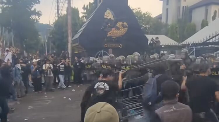 Demo Hari Buruh di Semarang, Kamis (1/5/2025) lalu. (Foto: Istimewa)