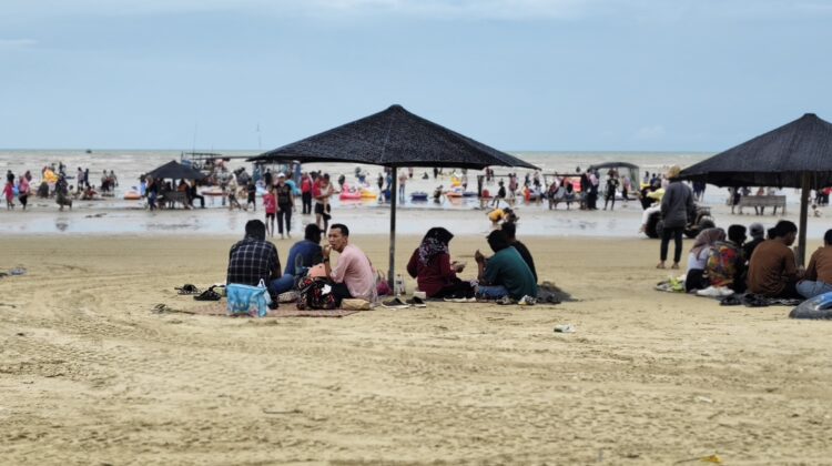Destinasi Wisata Pantai Karang Jahe Beach Rembang. (Foto: rembangsepekan.com)