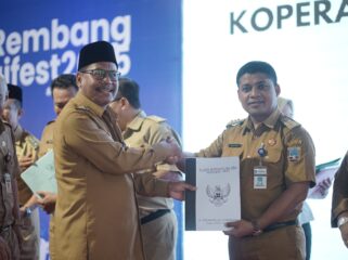 Pemkab Rembang resmi meluncurkan badan hukum Koperasi Desa/Kelurahan Merah Putih dalam acara yang digelar di Pendapa Museum RA Kartini, Senin (16/6/2025). (Foto: rembangsepekan.com)