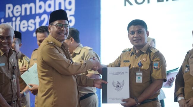 Pemkab Rembang resmi meluncurkan badan hukum Koperasi Desa/Kelurahan Merah Putih dalam acara yang digelar di Pendapa Museum RA Kartini, Senin (16/6/2025). (Foto: rembangsepekan.com)