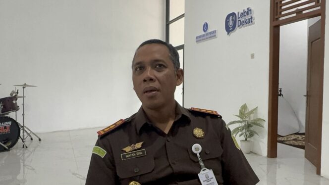 
					Kajari Rembang I Wayan Eka Widdyara saat diwawancarai rembangsepekan.com, Selasa (17/6/2025). (Foto: rembangsepekan.com)