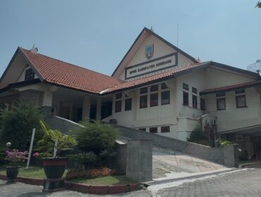 Kompleks Gedung DPRD Rembang, Senin (2/5/2025). (Foto: rembangsepekan.com)