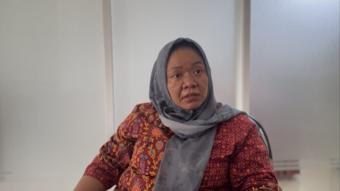 
					Kades Tegaldowo, Gunem, Kundari saat ditemui di kantornya, Selasa (3/6/2025). (Foto: rembangsepekan.com)
