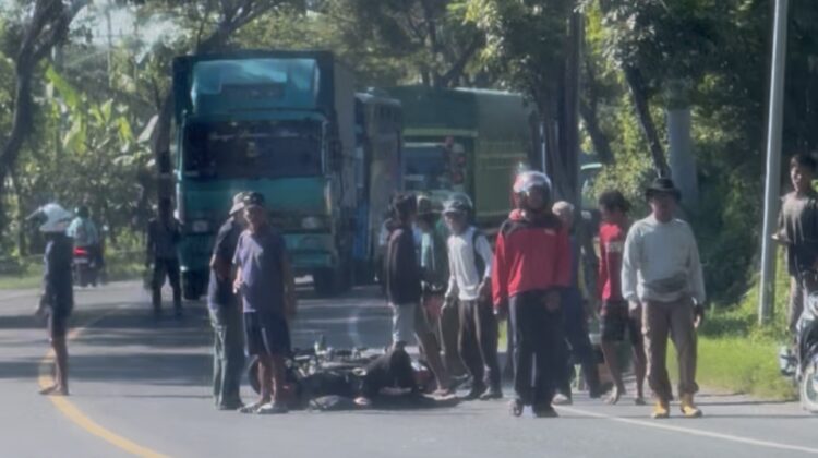 Laka Pantura di dekat Pelabuhan Tanjung Bonang, Sluke, Rabu (4/6/2025). (Foto: rembangsepekan.com)