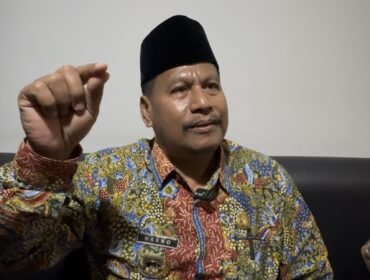 Bupati Rembang Harno, saat diwawancarai wartawan, Selasa (19/6/2025). (Foto: rembangsepekan.com)