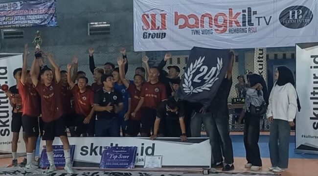 Tim futsal SMKN 1 Sedan menyabet juara pertama dalam turnamen futsal NEBULA CUP 2025, Minggu (22/6/2025). (Foto: Doni Setiawan/rembangsepekan.com)