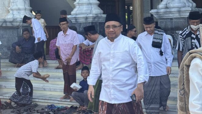 
					Momen Iduladha, Gus Yaqut Salat Id di Kampung Halaman