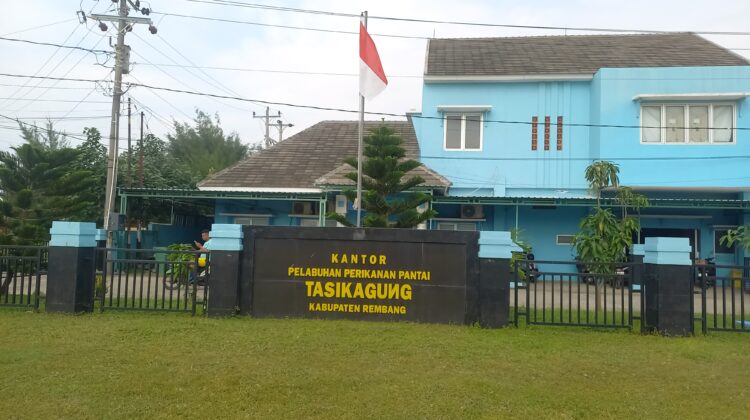 Kantor Pelabuhan Perikanan Pantai (PPP) Tasikagung, Rembang. (Foto: Doni Setiawan/rembangsepekan.com)