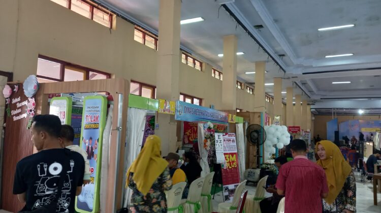 Stand Dinkes di Gelaran Rembang Expo 2025, Kamis (31/7/2025). (Foto: Doni Setiawan/rembangsepekan.com)