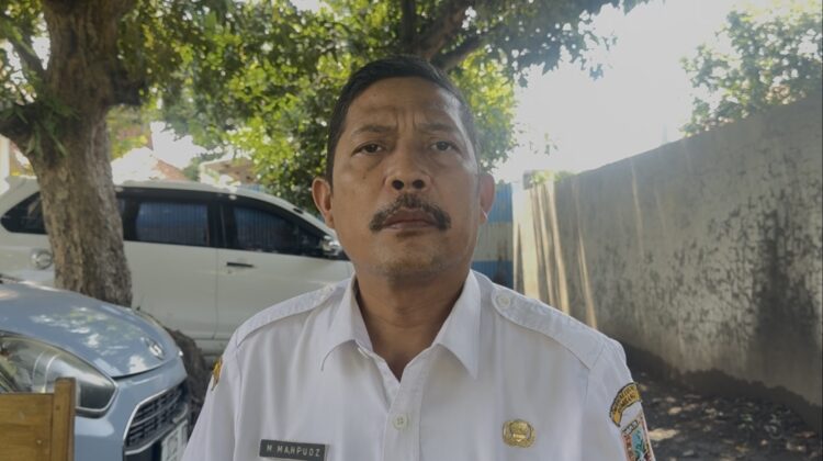 Kepala Dindagkop dan UKM Rembang Mahfudz saat diwawancarai rembangsepekan.com. (Foto: rembangsepekan.com)