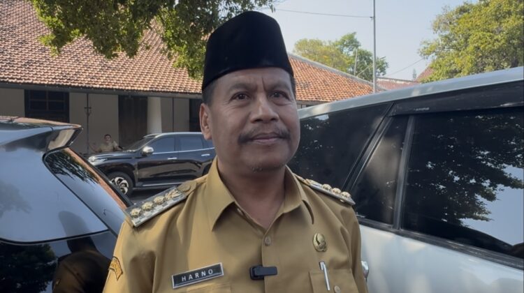 Bupati Rembang Harno tanggapi piutang pajak daerah capai Rp 36 miliar lebih, Senin (21/7). (Foto: rembangsepekan.com)