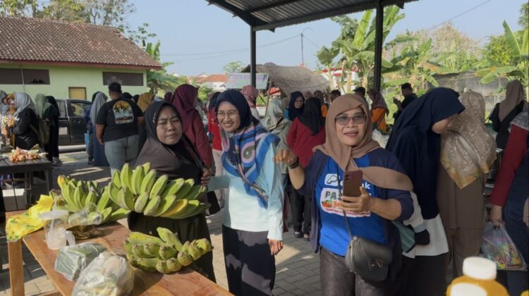 Pasar Tani bertajuk ‘Pasti Marem’ (Pasar Tani Masyarakat Rembang)  Jumat (25/7/2025), di halaman Kantor Dintanpan. (Foto: rembangsepekan.com)