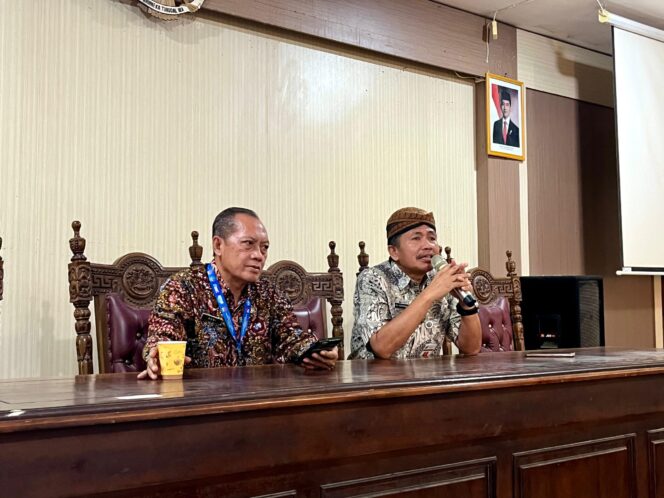 
					Dindikpora menggelar pembinaan internal, Jumat (25/7) lalu, dipimpin langsung Kepala Dindikpora Sutrisno bersama tim kepegawaian. (Foto: rembangsepekan.com)