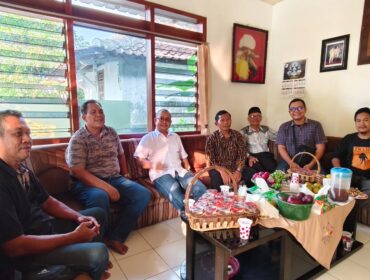 Para Pengurus HKTI Rembang melakukan pertemuan, baru-baru ini. (Foto: rembangsepekan.com)