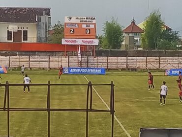 Rembang 2 saat melawan Sale dalam turnamen Bupati Cup Rembang 2025. (Foto: Doni Setiawan/rembangsepekan.com)