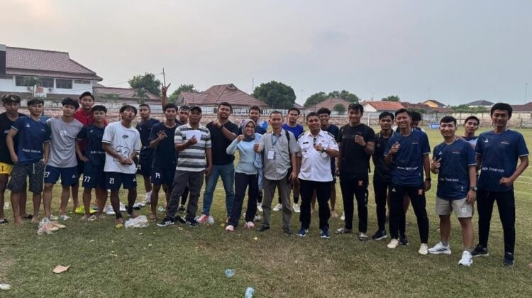 PS Rembang 1 saat laga perdana Bupati Cup Rembang 2025. (Foto: rembangsepekan.com)