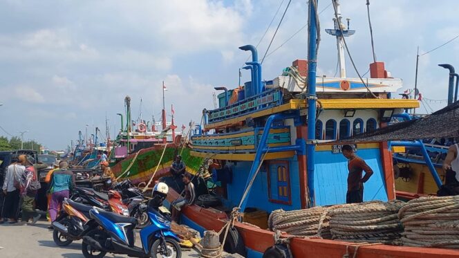 
					Kondisi TPI Tasikagung, Rembang, Rabu (2/6/2025). (Foto: Doni Setiawan/rembangsepekan.com)