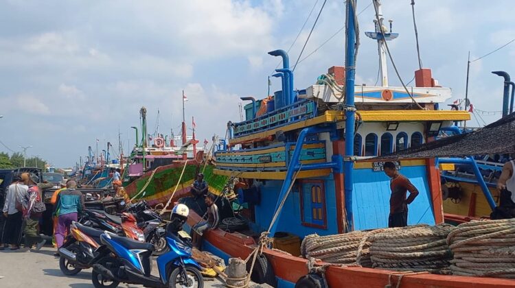 Kondisi TPI Tasikagung, Rembang, Rabu (2/6/2025). (Foto: Doni Setiawan/rembangsepekan.com)