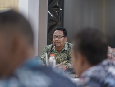 Pemkab Rembang menggelar rakor singkronisasi data kepesertaan BPJS Kesehatan dan berbagai program bantuan sosial lewat DTSEN, di ruang Bupati Rembang, Selasa (5/8). (Foto: rembangsepekan.com)