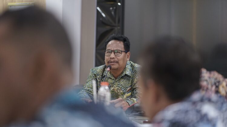 Pemkab Rembang menggelar rakor singkronisasi data kepesertaan BPJS Kesehatan dan berbagai program bantuan sosial lewat DTSEN, di ruang Bupati Rembang, Selasa (5/8). (Foto: rembangsepekan.com)