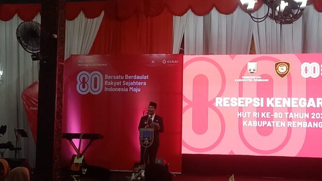 
					Bupati Rembang Harno saat sabutan pada resepai kenegaraan, Minggu (17/8/2025) malam. (Foto: Doni Setiawan/rembangsepekan.com)