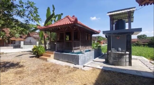 Musala yang diduga dipakai 2 ASN di Pancur, melakukan tindak asusila, Jumat (1/8/2025). (Foto: rembangsepekan.com)