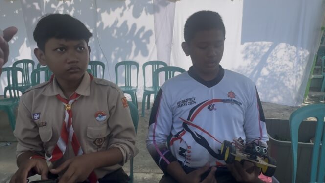 
					Murid SMPN 1 Lasem yang mengikuti ekstrakurikuler Makerspace. (Foto: rembangsepekan.com)