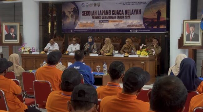 BMKG menggelar Sekolah Lapang Cuaca Nelayan (SLCN) di Aula Lantai 4 Kantor Bupati Rembang, Senin (4/8/2025). (Foto: rembangsepekan.com)