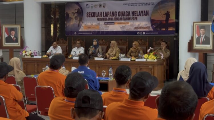 BMKG menggelar Sekolah Lapang Cuaca Nelayan (SLCN) di Aula Lantai 4 Kantor Bupati Rembang, Senin (4/8/2025). (Foto: rembangsepekan.com)