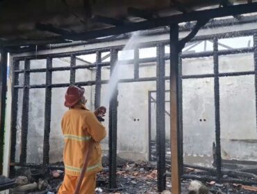 Kebakaran di Desa Pomahan, Sulang, Selasa (5/8/2025). (Foto: dok BPBD Rembang/rembangsepekan.com)