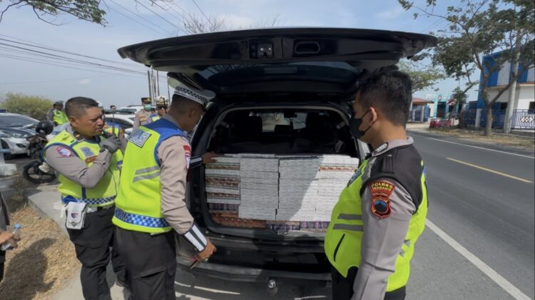 Baru-baru ini pihak Satlantas Polres Rembang amankan 1 mobil diduga angkut rokok ilegal di Pantura Kaliori. (Foto: rembangsepekan.com)