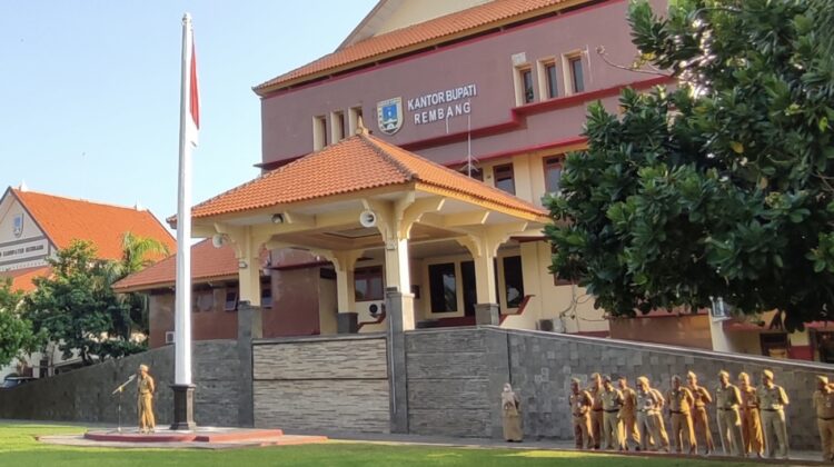 Gedung Sekretariat Daerah Kabupaten Rembang. (Foto: rembangsepekan.com)