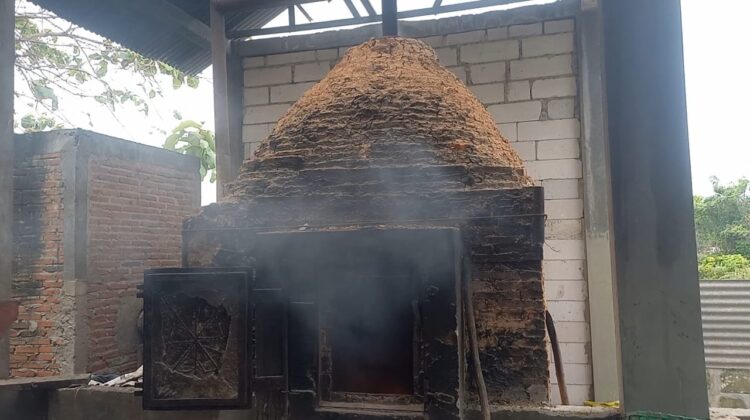 Pusat Pengelolaan Sampah (PPS) milik Pondok Pesantren Al-Anwar 3 Sarang, Rembang. (Foto: Doni Setiawan/rembangsepekan.com)
