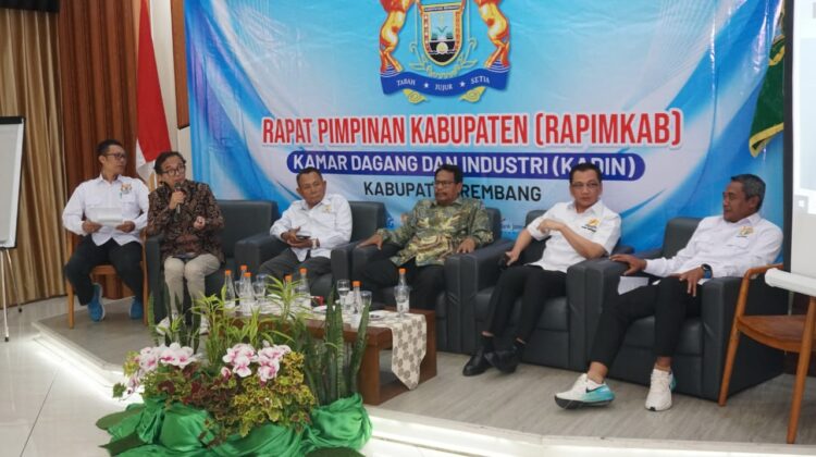 Rapat pimpinan Kadin Rembang di Semarang, Sabtu (23/8/2025). (Foto: rembangsepekan.com)
