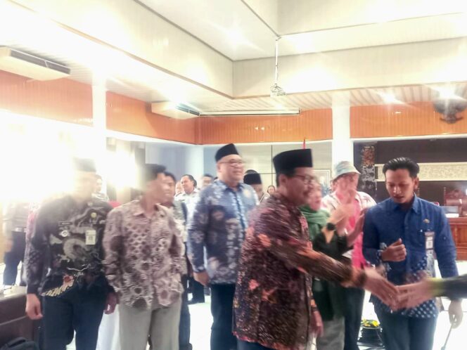 
					Pemkab Rembang mengikuti tahapan verifikasi lanjutan Penghargaan 'Swasti Saba' Kabupaten/Kota Sehat (KKS) 2025, Selasa (26/8/2025), di Lantai 4 Gedung Setda. (Foto: rembangsepekan.com)