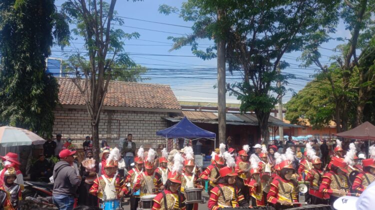 Karnaval Semarak Kemerdekaan ke-80 anak-anak TK se-Kecamatan Rembang, Selasa (26/8/2025). (Foto: Doni Setiawan/rembangsepekan.com)