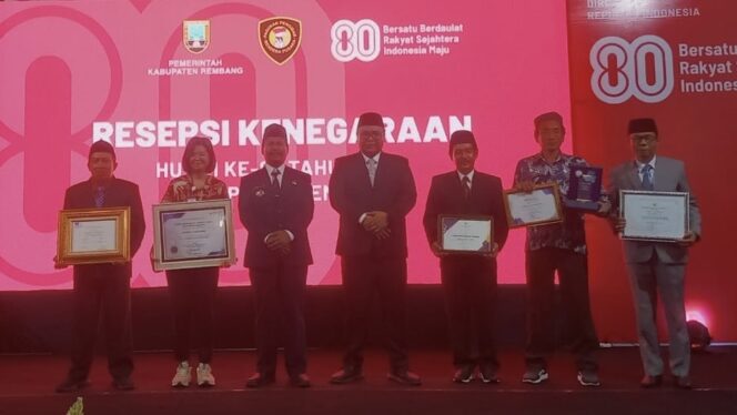 
					Kabupaten Rembang raih 5 penghargaan nasional saat momen Kemerdekaan, Minggu (17/8/2025). (Foto: Doni Setiawan/rembangsepekan.com)