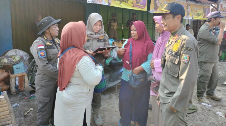 Pemkab Rembang Tertibkan Pedagang di Bahu Jalan Pasar Lasem