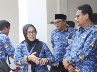 Bupati Rembang Harno dan Wakil Bupati, M Hanies Cholil Barro’, bersama Bupati Harno dan anggota DPRD Komisi IV meninjau proyek revitalisasi gedung sekolahan di beberapa sekolah, Rabu (17/9/2025). (Foto: rembangsepekan.com)