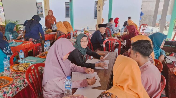 Pemkab Rembang melakukan verifikasi lapangan terhadap enam nominasi terbaik Kampung KB. (Foto: rembangsepekan.com)