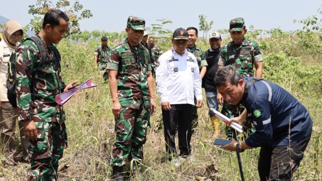 
					Rembang bakal punya Batalyon Infanteri Teritorial Pembangunan (YTP) 888 akan berdiri di lahan Perhutani seluas 84 hektar di timur Desa Pamotan, Kecamatan Pamotan. (Foto: rembangsepekan.com)