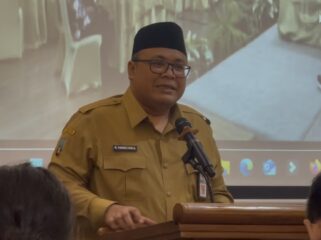 Wabup Rembang M. Hanies Cholil Barro’ (Gus Hanies) saat sambutan dalam rapat pembinaan dan penguatan kelembagaan oleh Bawaslu Rembang, Senin (15/9/2025). (Foto: rembangsepekan.com)
