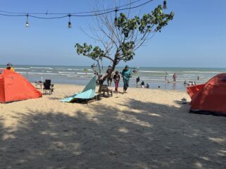 Pantai Indah Layur (PIL) di Duluh Layur, Desa Gedongmulyo, Lasem, Rembang. (Foto: rembangsepekan.com)