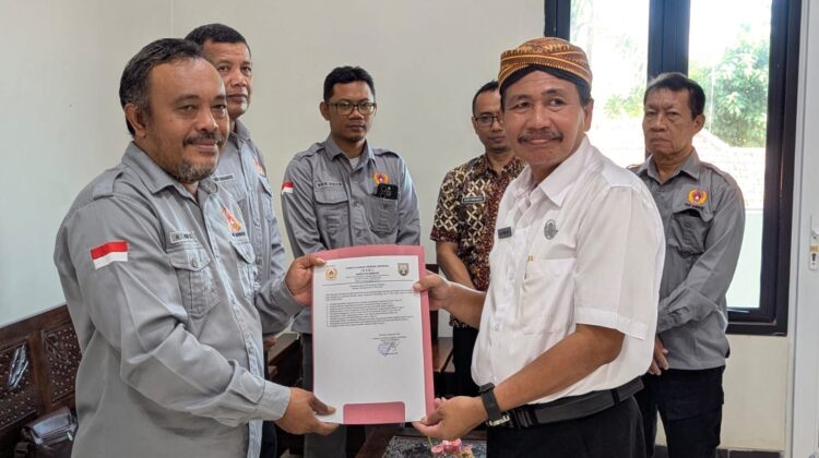 KONI Rembang melakukan audiensi di Kantor Dinas Pendidikan Pemuda dan Olahraga (Dindikpora) Rembang, Selasa (9/9/2025). (Foto: rembangsepekan.com)