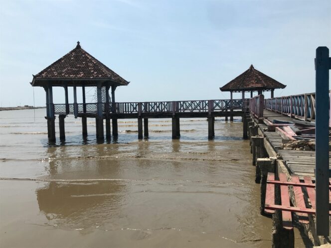 
					Kondisi Destinasi Wisata Taman Rekreasi Pantai (TRP) Kartini Rembang. (Foto: rembangsepekan.com)